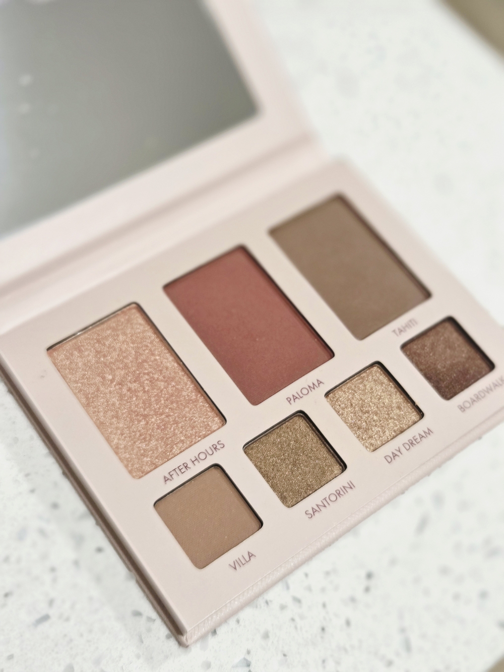 WANDER BEAUTY Neutral & Warm Eyeshadow/Face Palette in ISLAND HOP